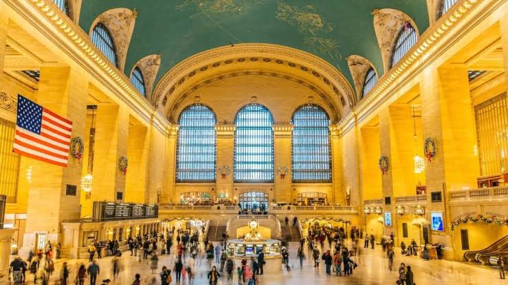 Grand Central Terminal main concourse interior with celestial ceiling - Gossip Girl filming location Manhattan