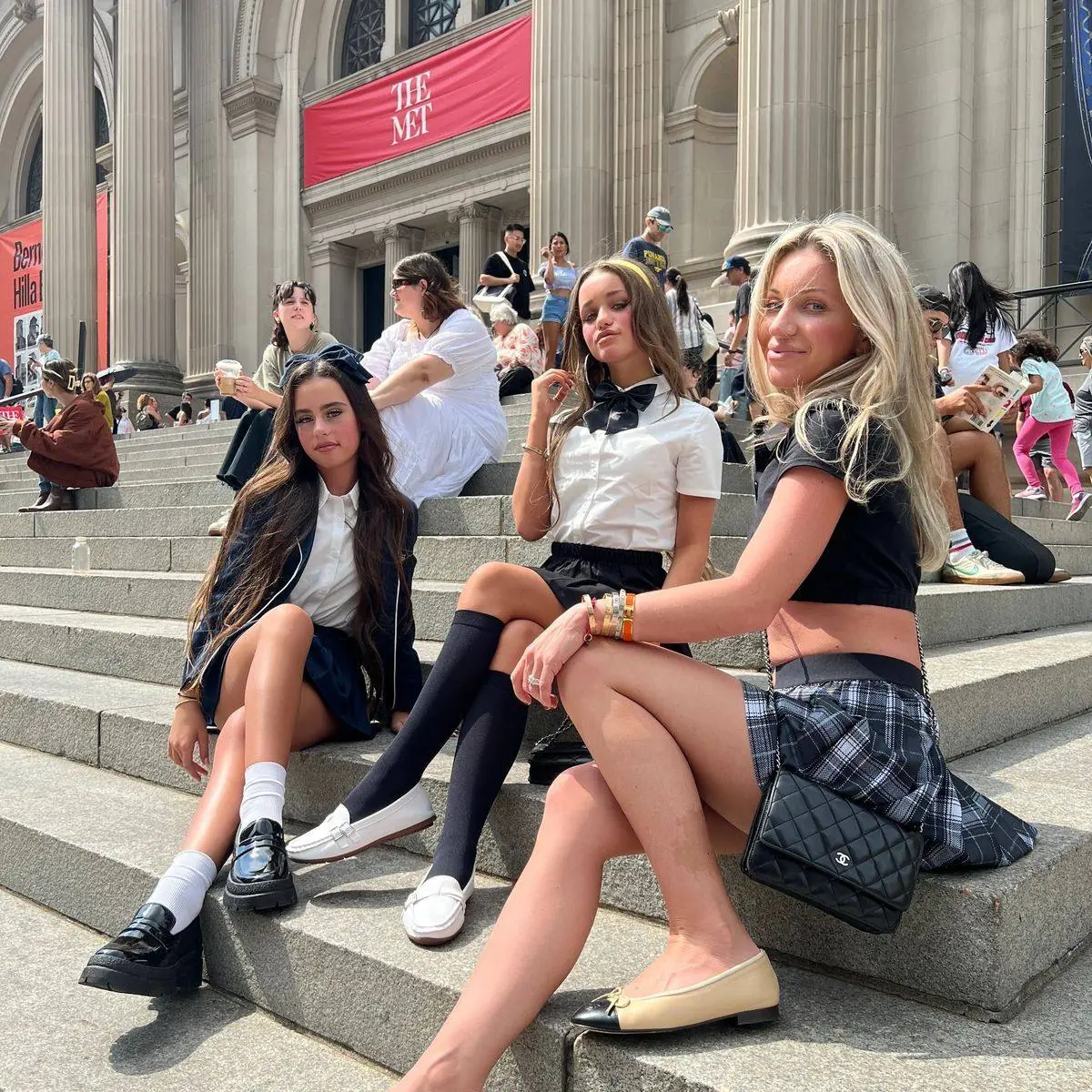 Grand Gossip Girl Tour - Gossip Girl Tours NYC guided experience in Manhattan