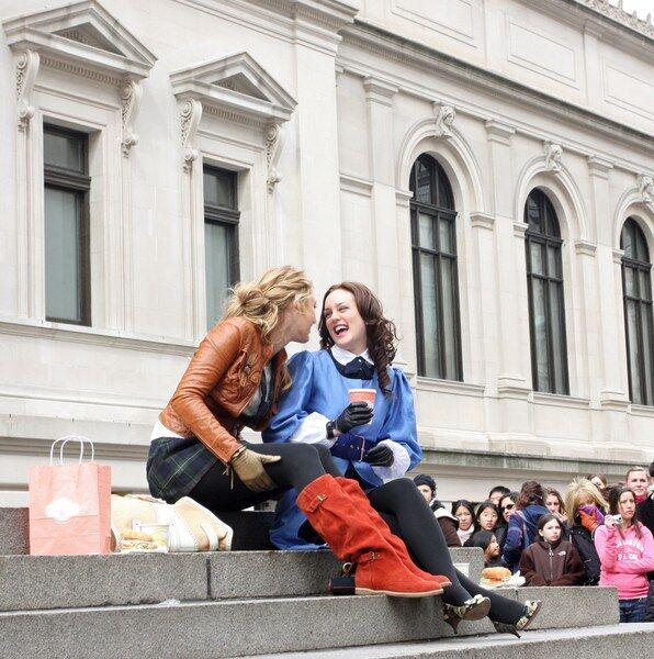 The Met Steps at 1000 5th Ave, New York, NY 10028 - Gossip Girl Tours NYC filming location