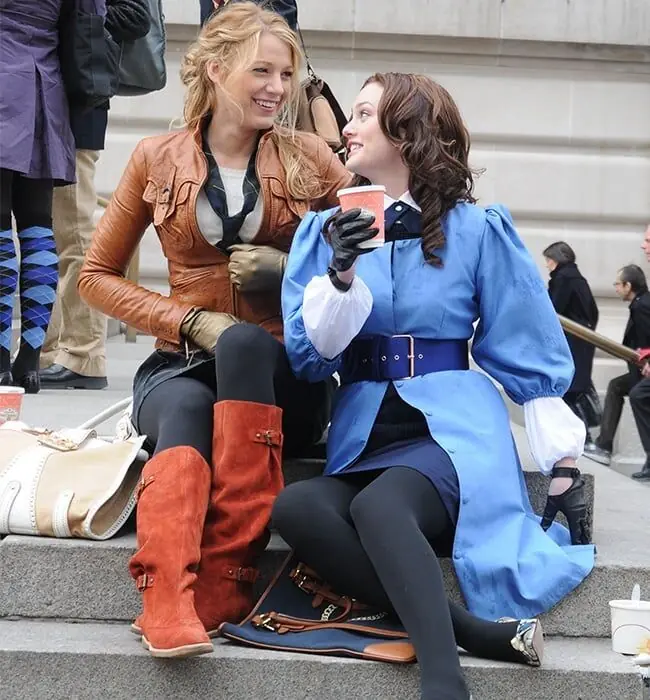 Blake Lively and Leighton Meester filming Gossip Girl on the Met Steps close-up