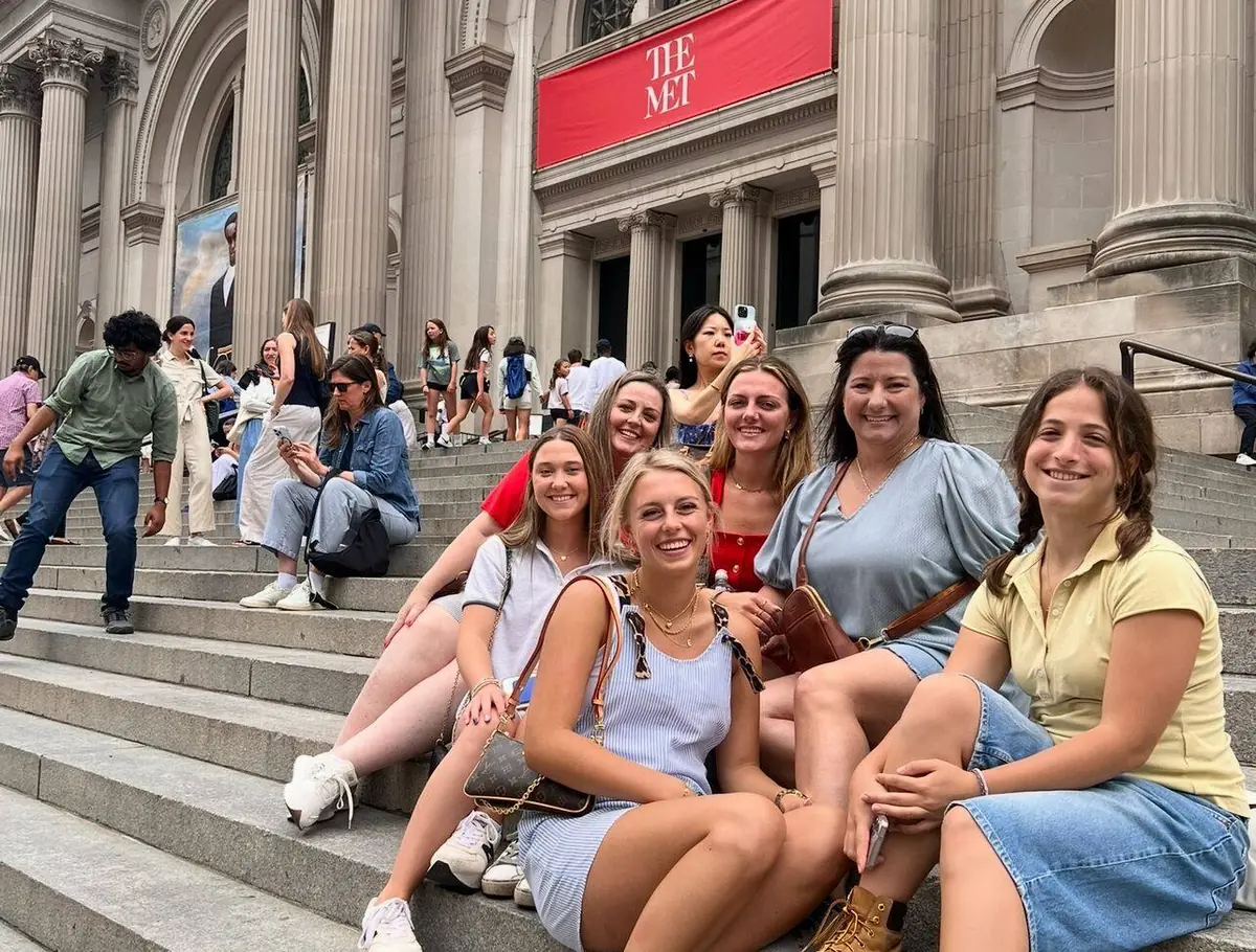 Group experience at The Met steps - Gossip Girl Tours NYC