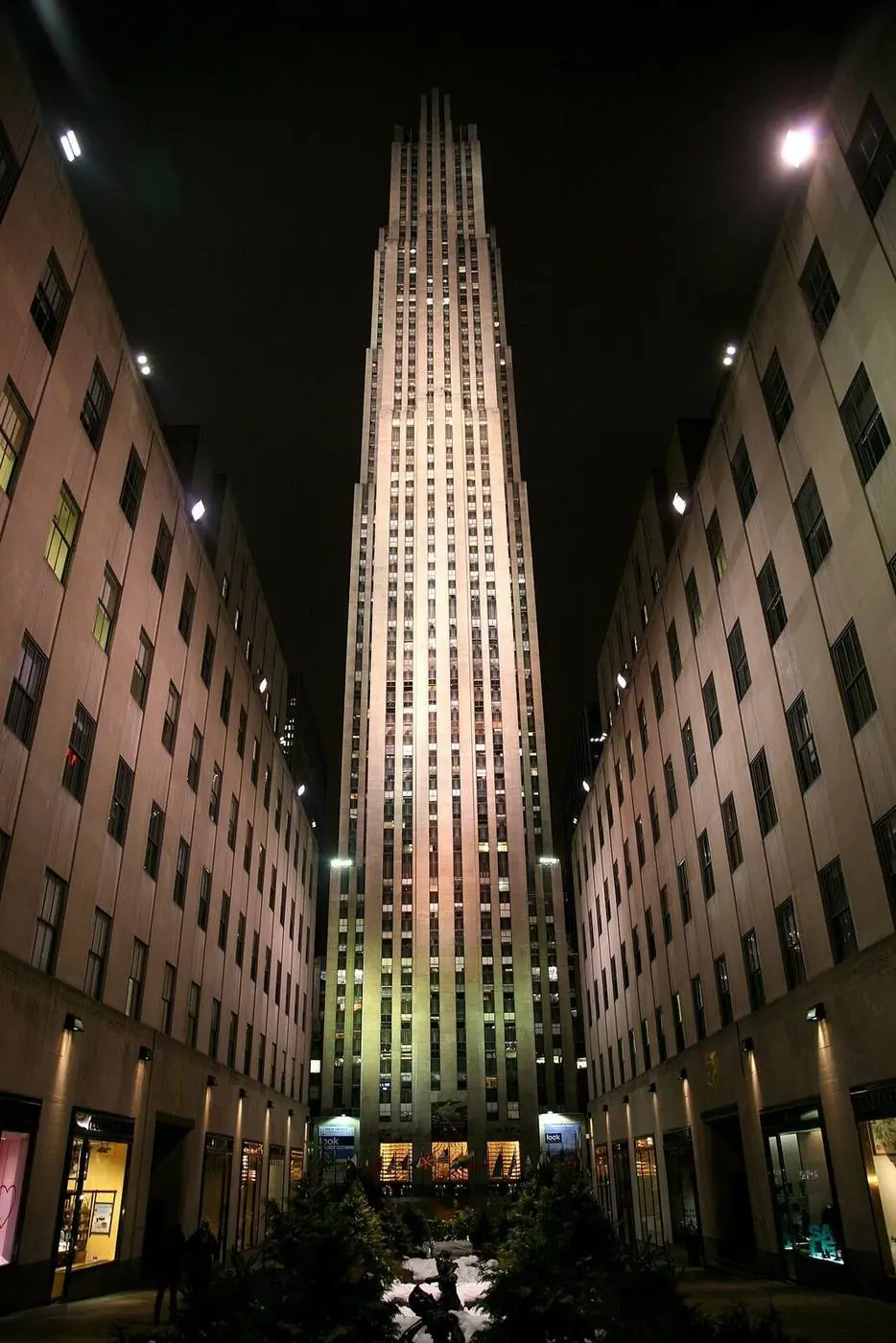 Rockefeller Center at 45 Rockefeller Plaza, New York, NY 10111 - Gossip Girl Tours NYC filming location