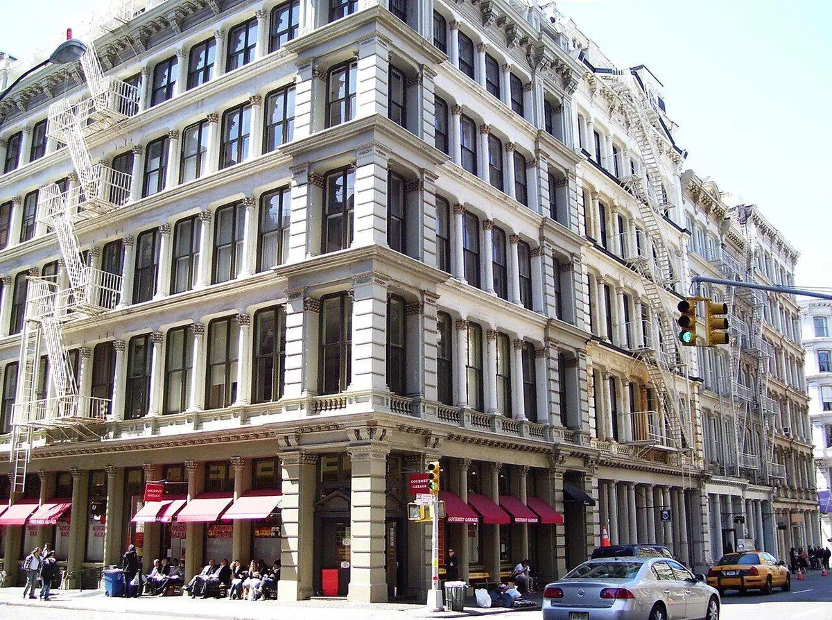 McNally Jackson Books at 52 Prince St, New York, NY 10012 - Gossip Girl Tours NYC filming location