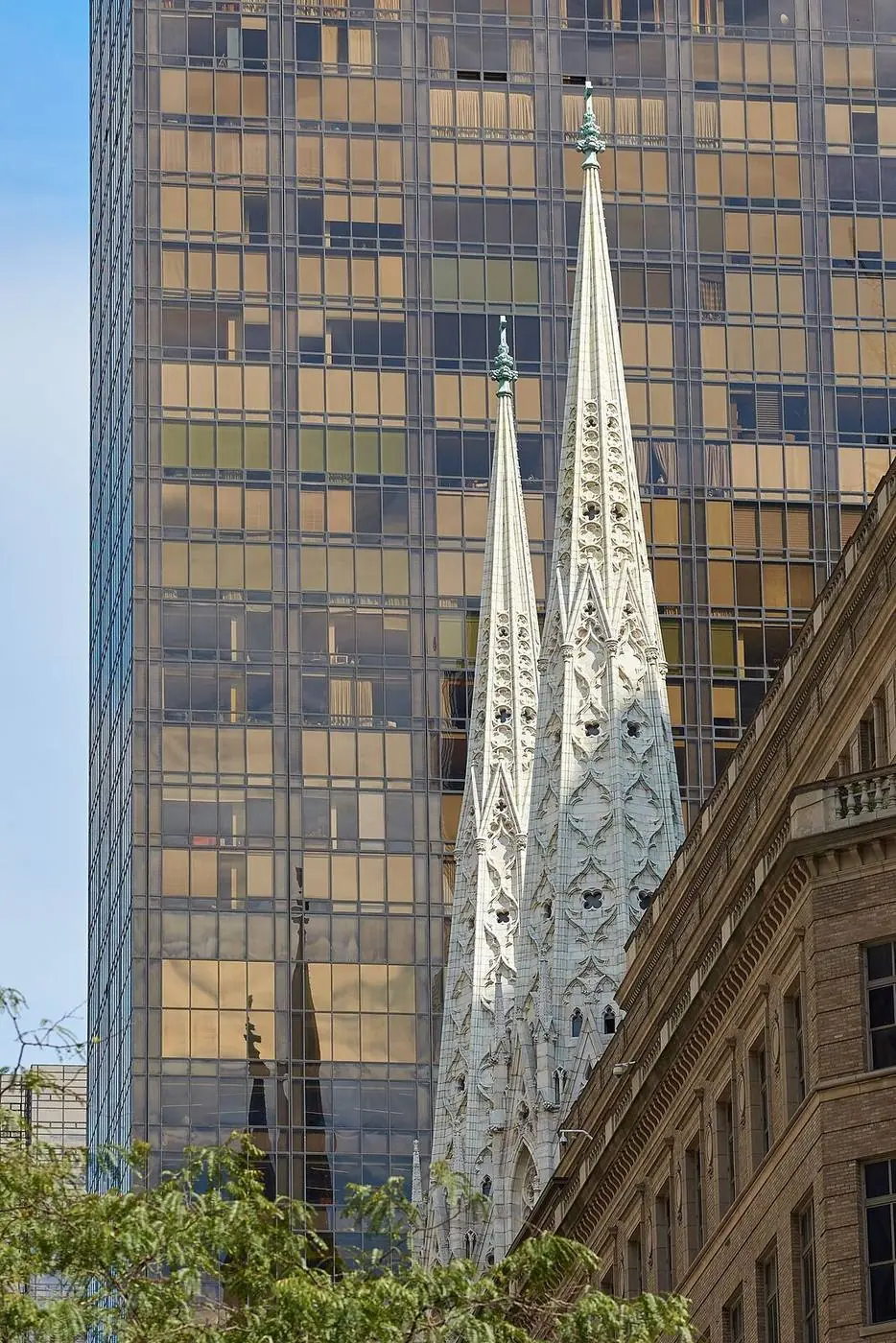St. Patrick's Cathedral at 5th Ave, New York, NY 10022 - Gossip Girl Tours NYC filming location