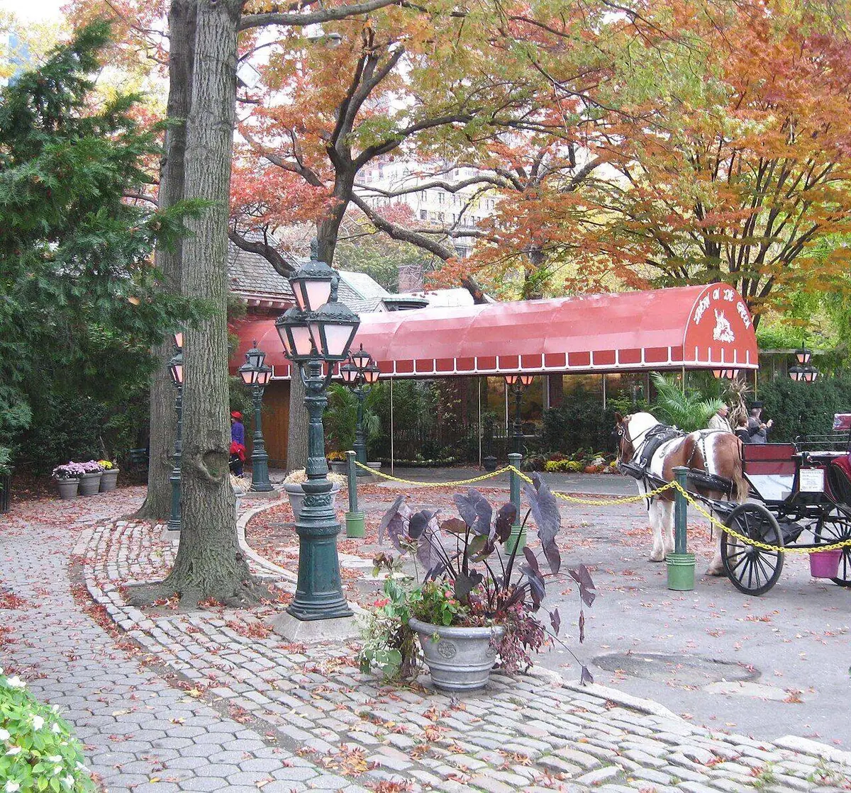 Tavern on the Green at 67th St & Central Park West, New York, NY 10023 - Gossip Girl Tours NYC filming location