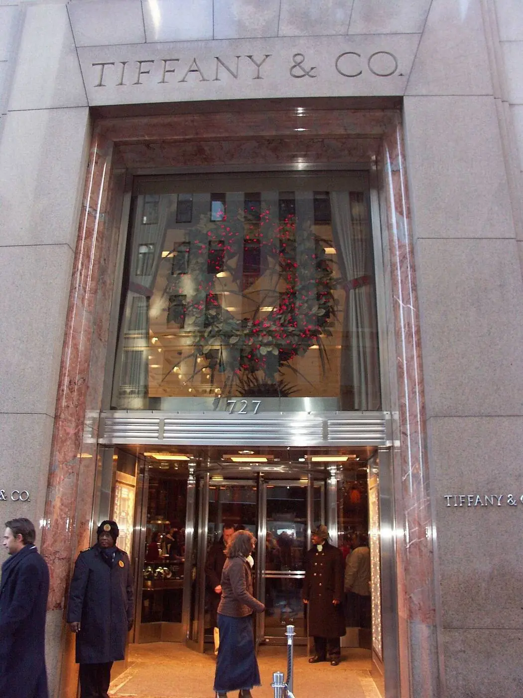 Tiffany & Co. (Fifth Avenue Flagship) at 727 5th Ave, New York, NY 10022 - Gossip Girl Tours NYC filming location