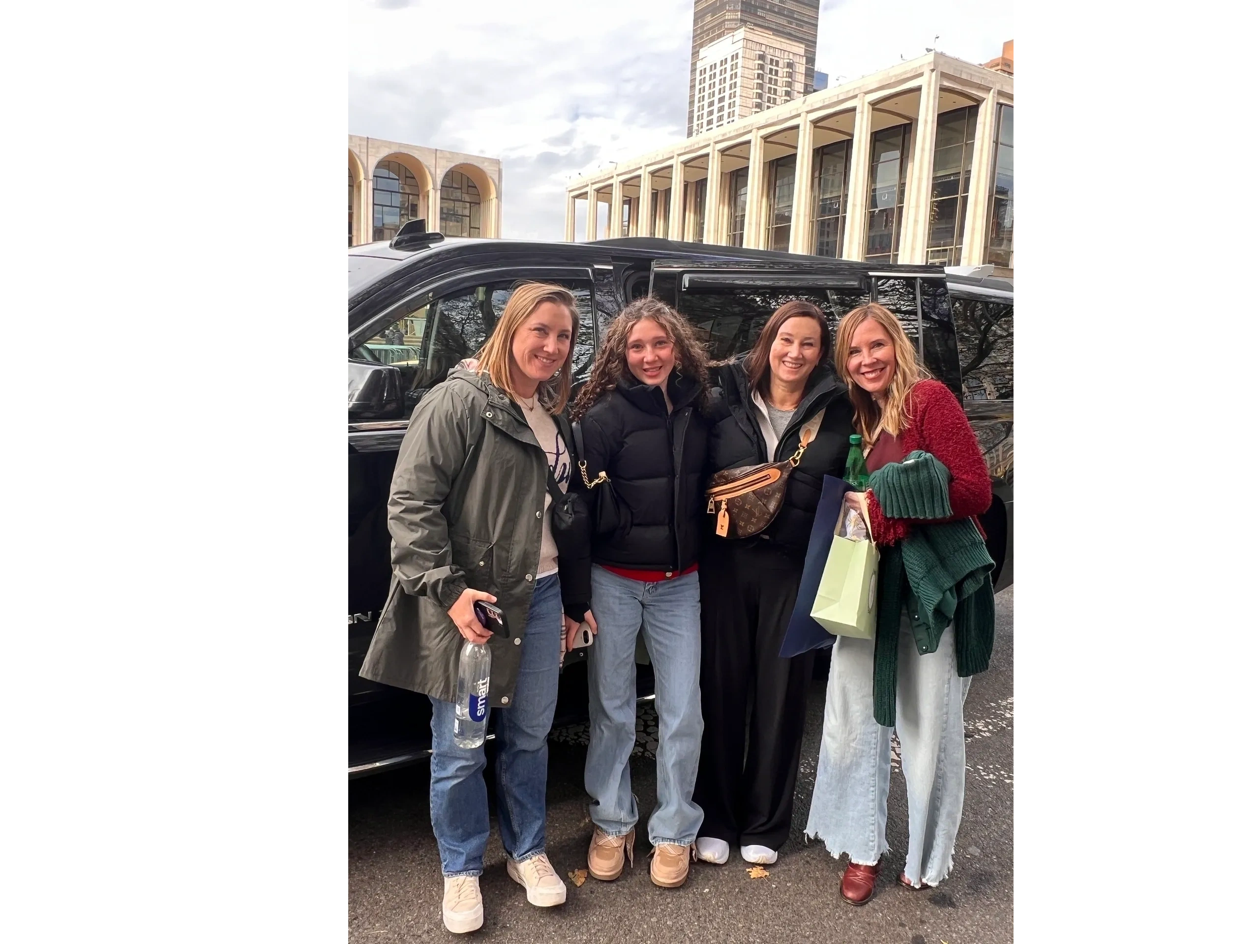 GOSSIP GIRL BUS SUV TOUR
