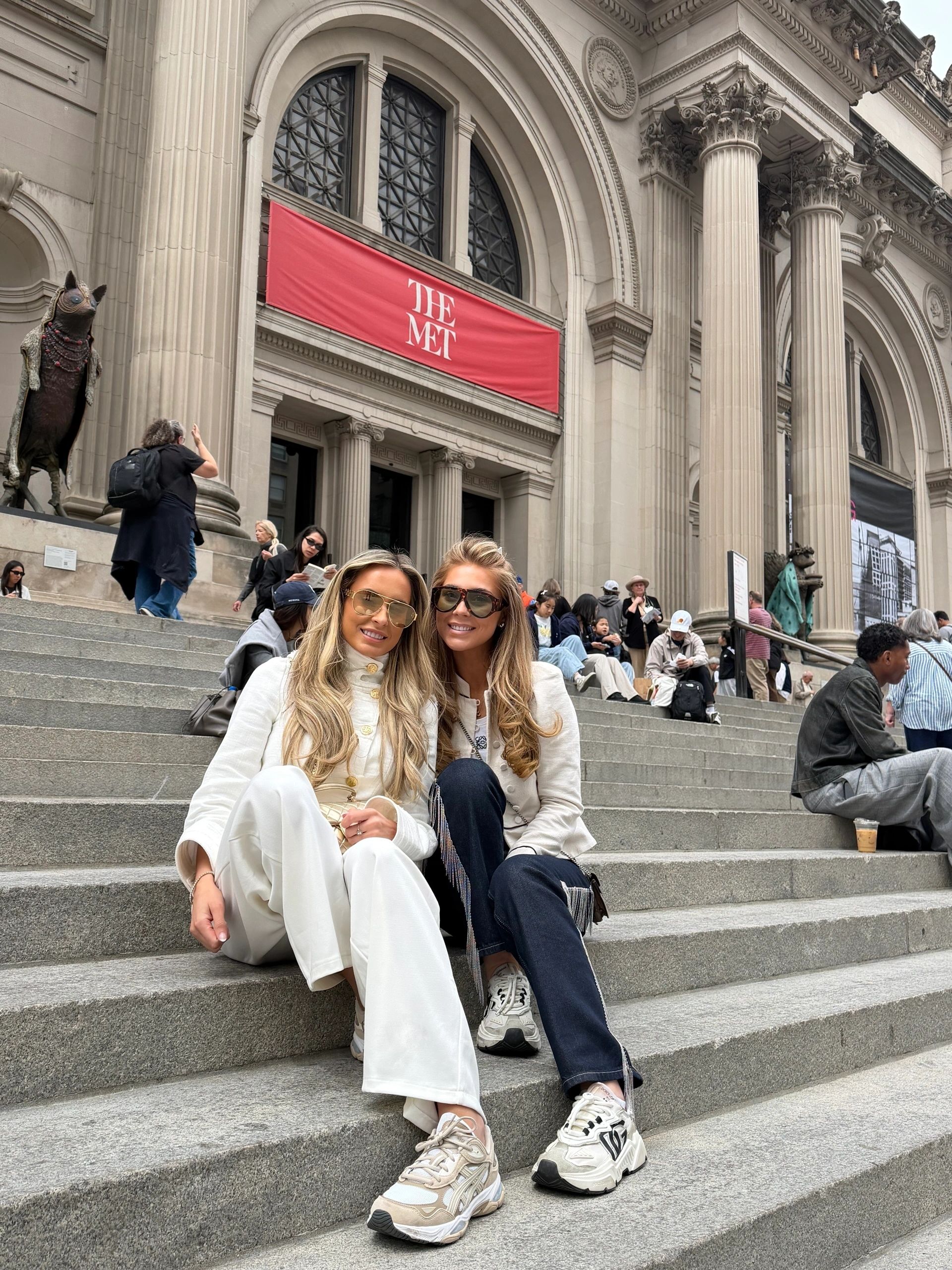 Gossip Girl Tours guests on the Met steps after booking Gossip Girl tour tickets in NYC