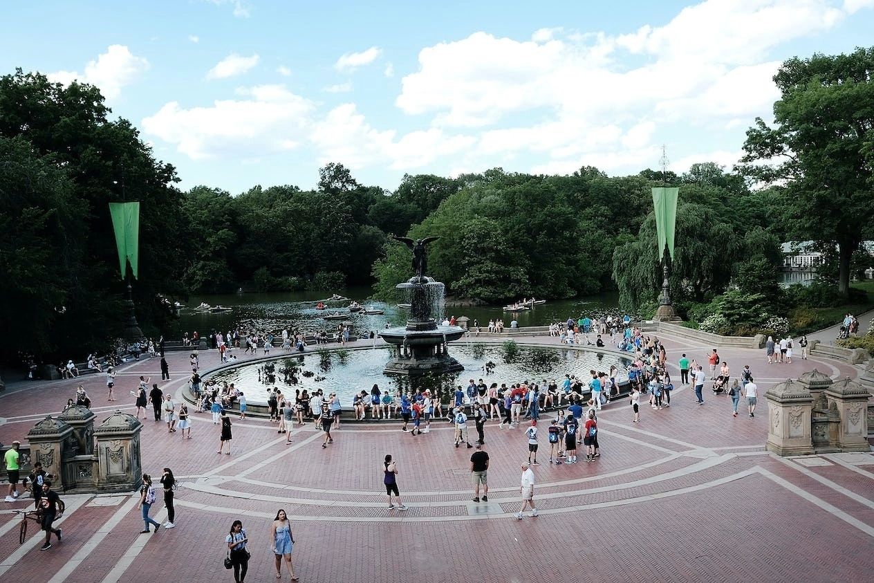 Central Park fountain, a Gossip Girl Tours NYC filming location